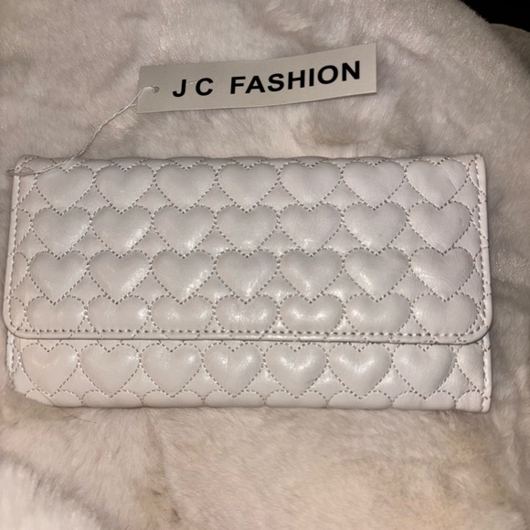 White Quilted Women's Bag - Picture 1 of 8